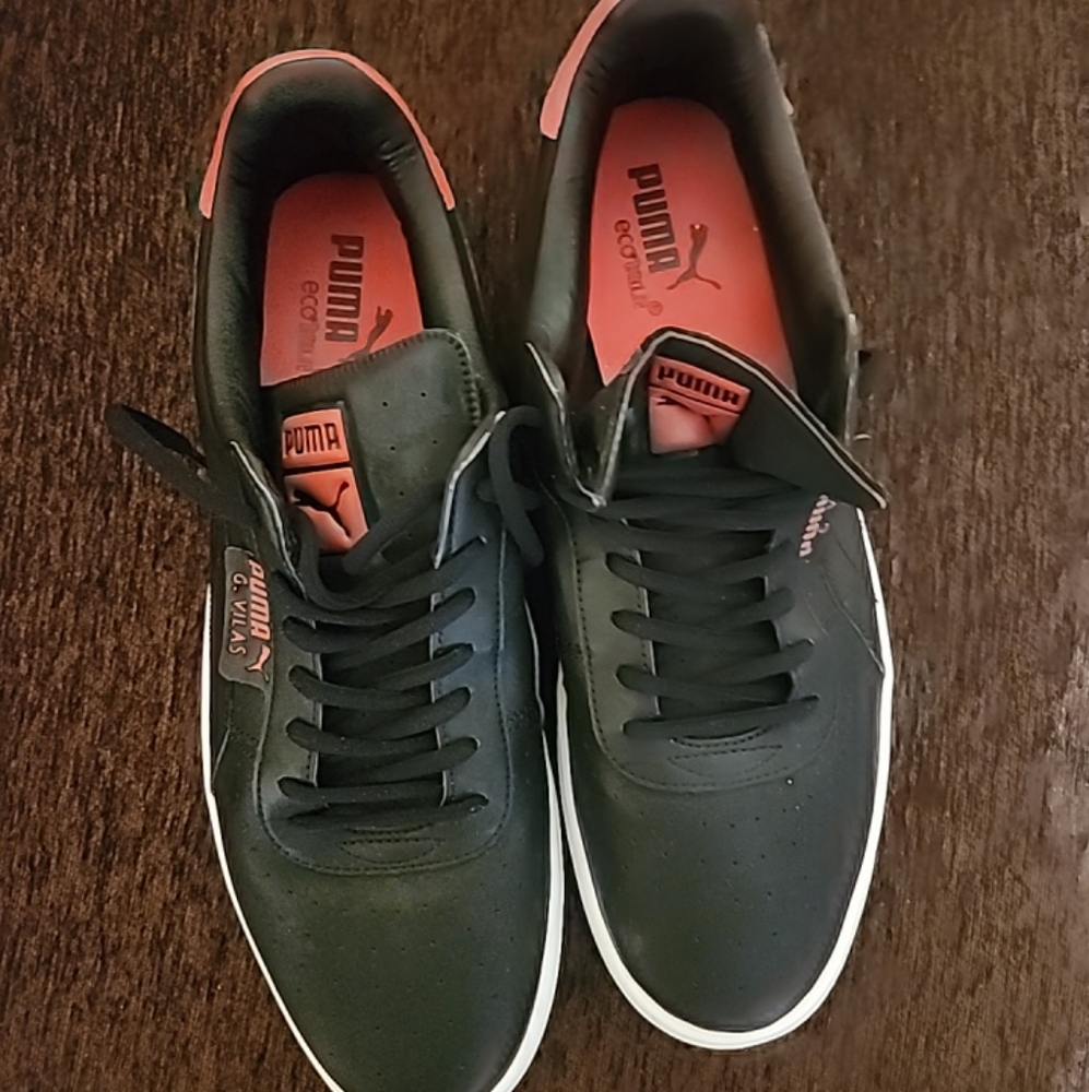 Puma Men's Black and Red Sneakers